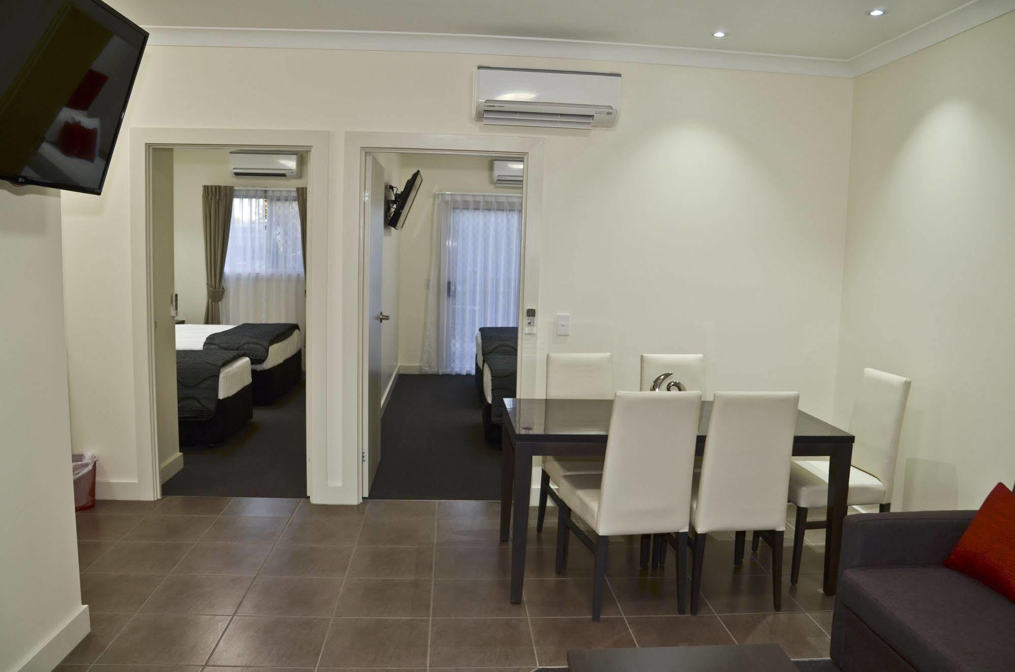 Swagsman Motel Miles Luaran gambar